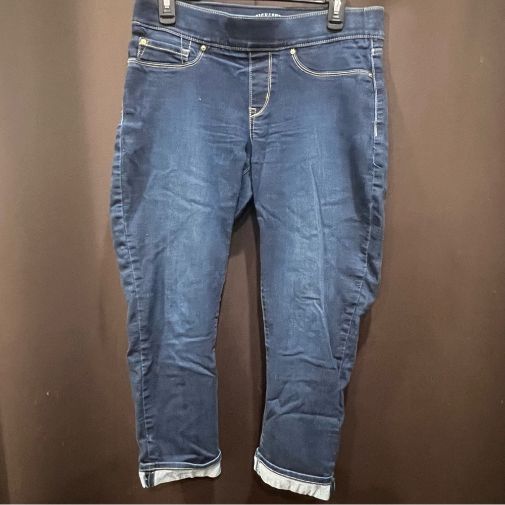 Signature by Levi Strauss, Modern Pull-on Capri, Elastic Waistband
